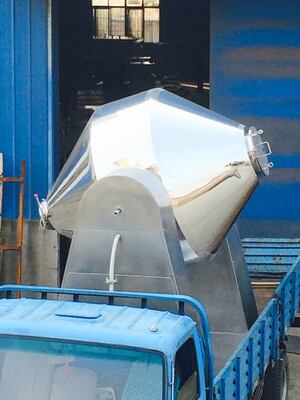 주문을 받아서 만들어진 두 배 콘 진공 건조기 에너지 절약 정확한 온도 조종